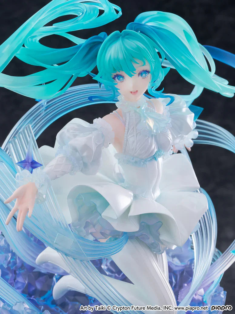 Clear as Crystal - Hatsune Miku -Crystal Dress Ver.- 1/7 Scale Figure!